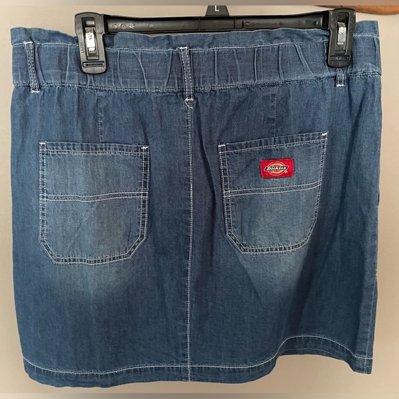 Dickies blue Jean skirt Large NWT’s - Picture 2 of 3